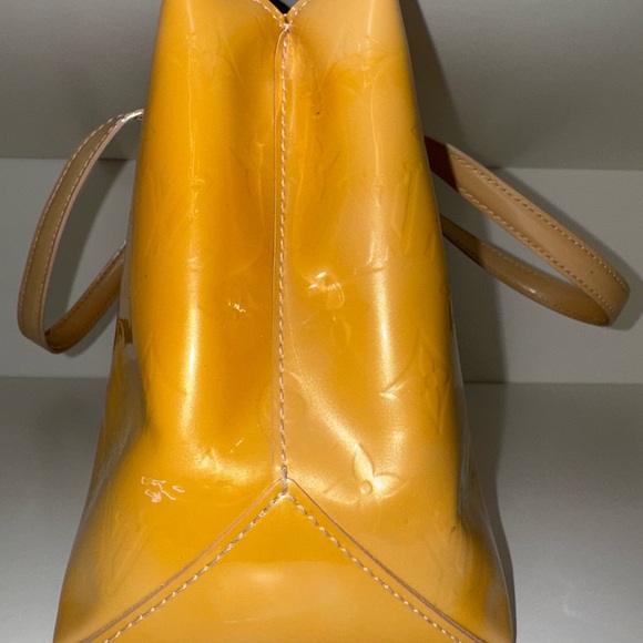 LOUIS VUITTON
Vernis Patent Leather Reade - Picture 3 of 8